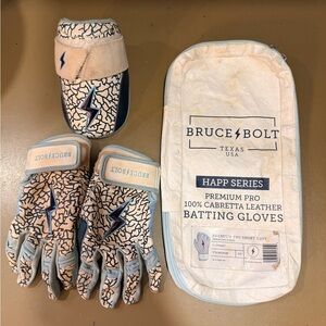 Bruce Bolt Batting Gloves & Elbow guard